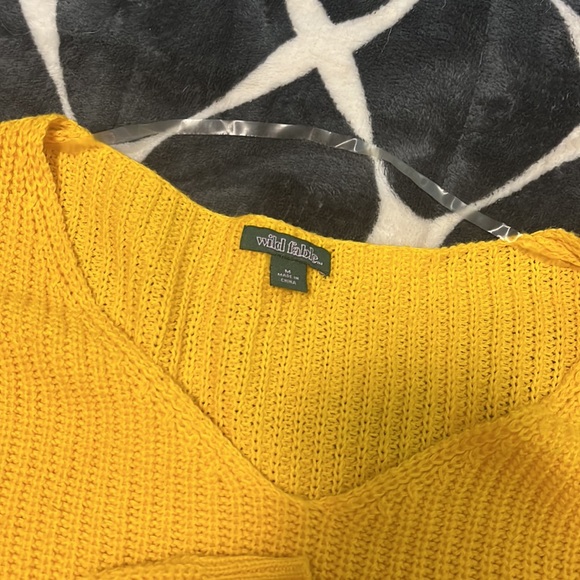 Cropped sweater - Picture 2 of 3